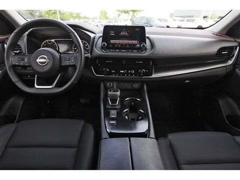 Used 2023 Nissan Rogue SV w/ SV Premium Package FWD image 12