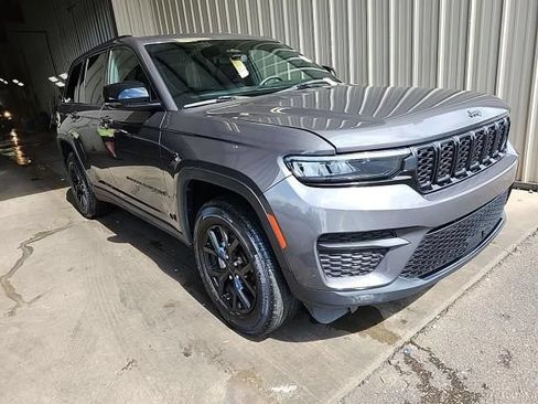 Used 2024 Jeep Grand Cherokee Altitude AWD/4WD image 1