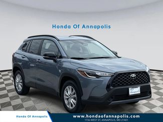 Used 2025 Toyota Corolla Cross LE w/ Moonroof Package video 1