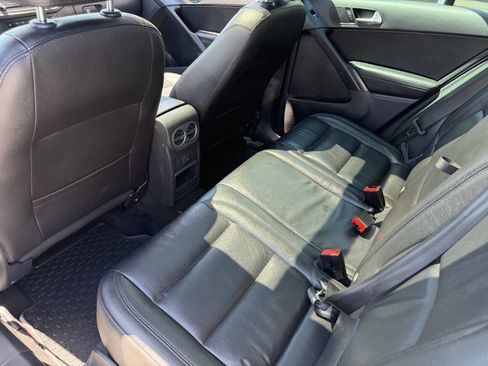 Used 2017 Volkswagen Tiguan Sport AWD/4WD image 23