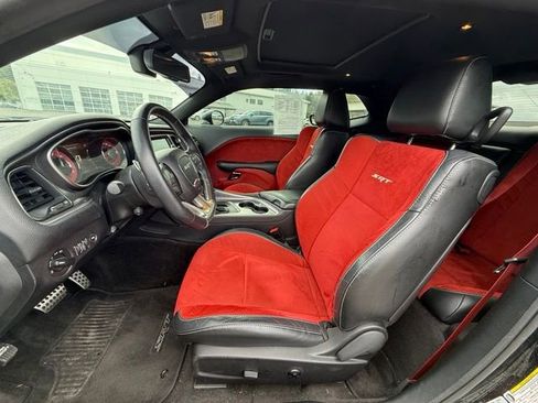 Used 2016 Dodge Challenger SRT Hellcat RWD image 10