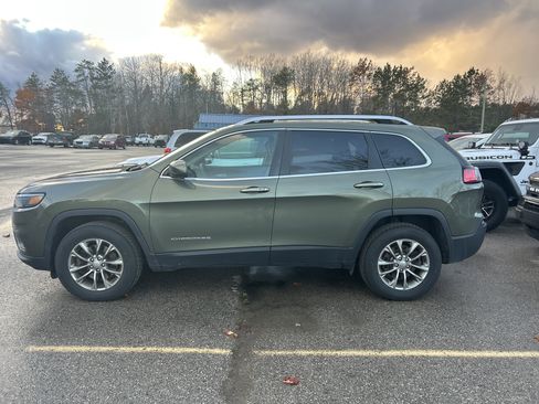 Used 2019 Jeep Cherokee Latitude Plus w/ Cold Weather Group image 6