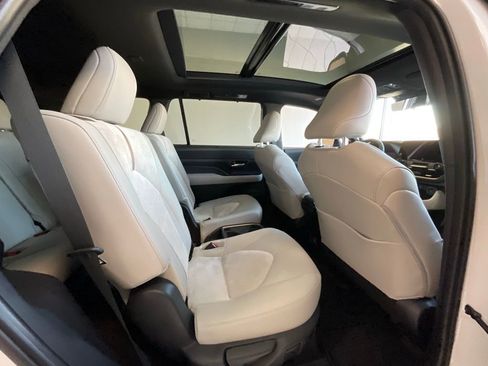 Used 2026 Toyota Grand Highlander MAX Platinum image 23