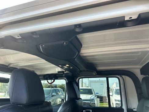 Used 2022 Jeep Gladiator Overland AWD/4WD image 28