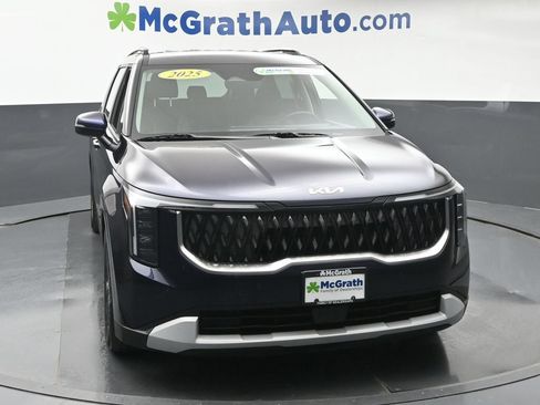 Used 2025 Kia Carnival EX FWD image 5