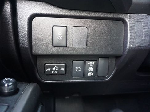 Used 2022 Toyota Tacoma TRD Off-Road w/ Technology Package AWD/4WD image 5
