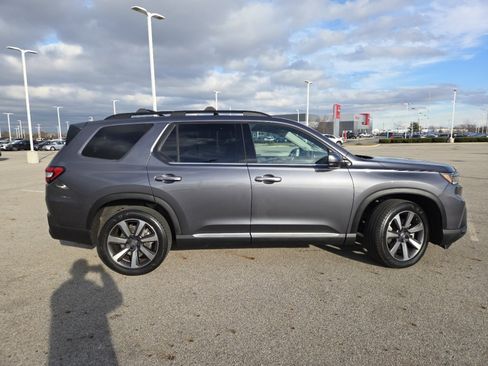 Used 2023 Honda Pilot Touring image 19