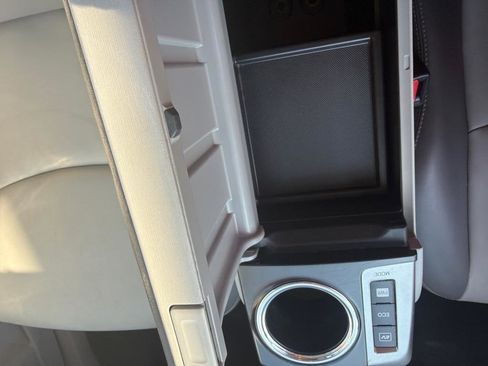 Used 2016 Toyota Prius V Five image 23