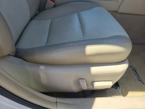 Used 2013 Toyota Camry XLE FWD image 12