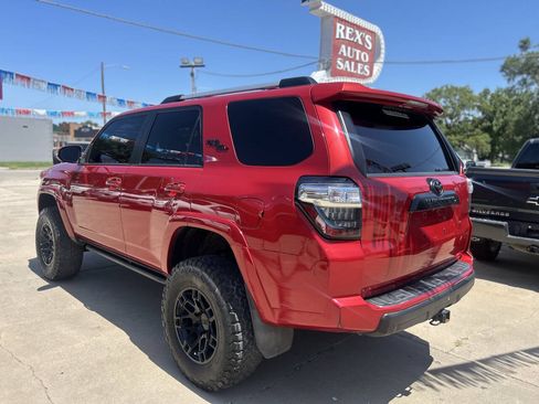 Used 2018 Toyota 4Runner TRD Off-Road Premium AWD/4WD image 10