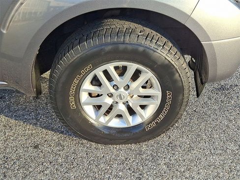 Used 2017 Nissan Frontier SV w/ SV Value Truck Package image 8