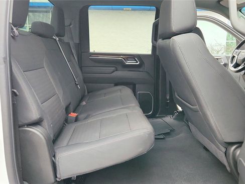 Used 2025 Chevrolet Silverado 2500 LT w/ Convenience Package image 32