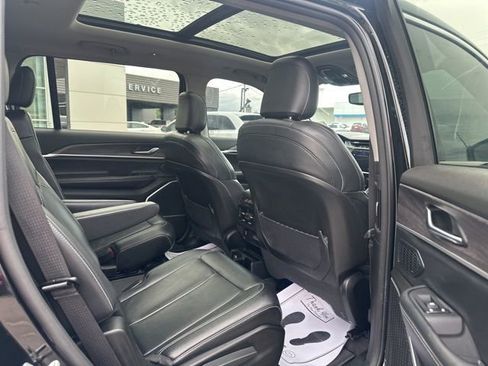 Used 2022 Jeep Grand Cherokee L Limited AWD/4WD image 14