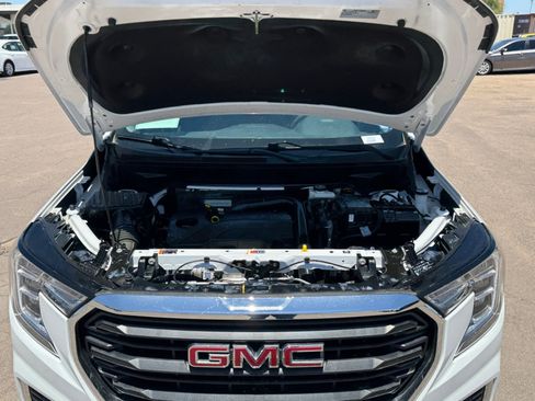 Used 2024 GMC Terrain SLE w/ Driver Convenience Package FWD image 20
