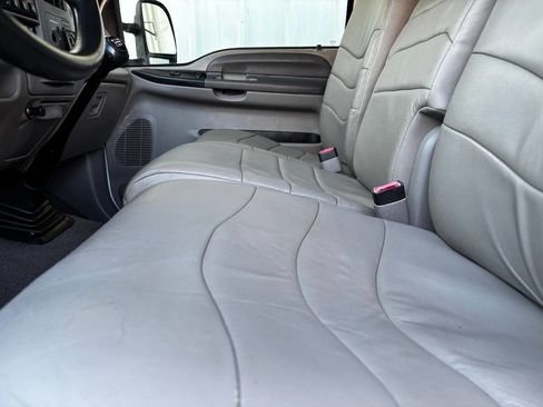 Used 2000 Ford F250 XL image 9