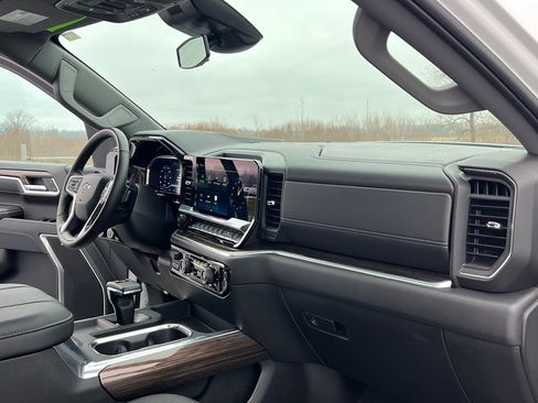 Used 2025 Chevrolet Silverado 1500 RST image 30