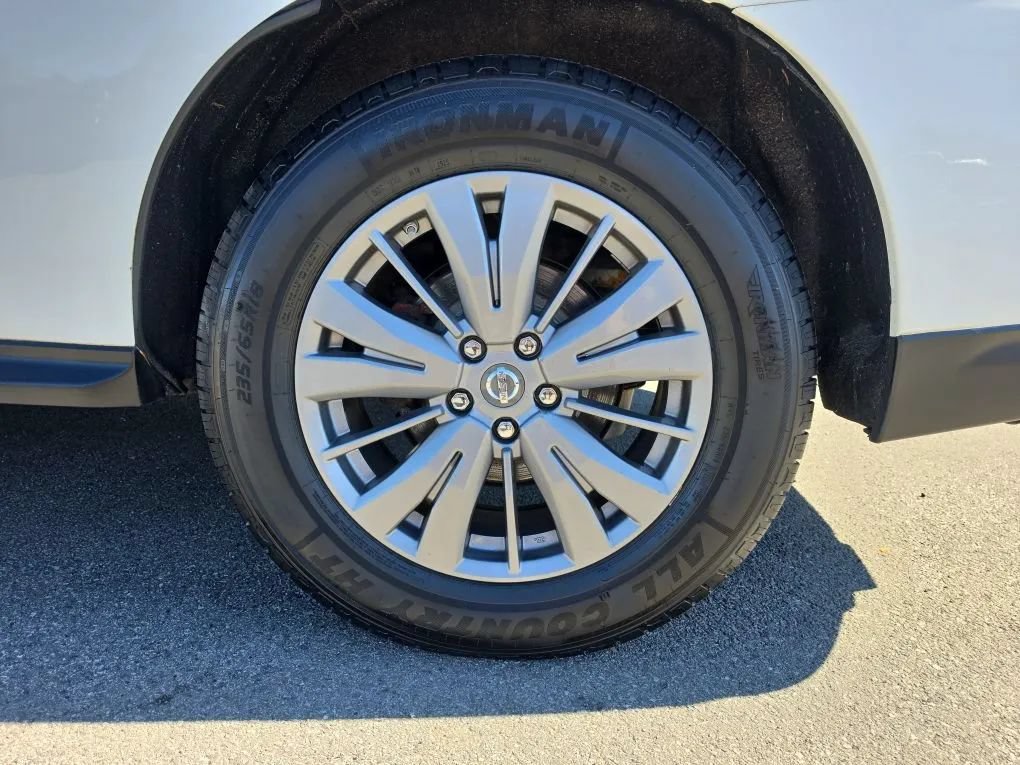 Used 2017 Nissan Pathfinder SV AWD/4WD image 11
