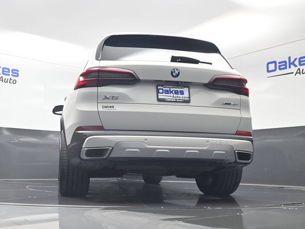 Used 2022 BMW X5 xDrive40i w/ Executive Package AWD/4WD image 43
