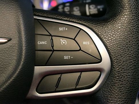 Used 2020 Chrysler Voyager Lxi FWD image 23