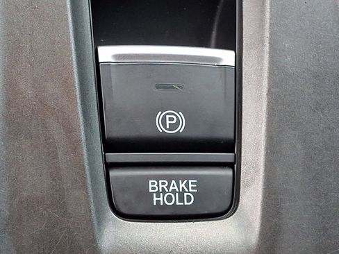 Used 2018 Honda Accord Touring image 25