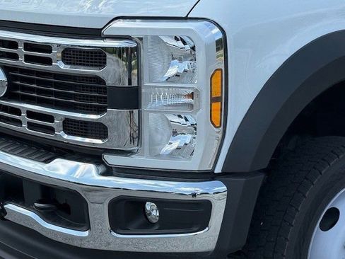 New 2025 Ford F550 4x4 Regular Cab Super Duty image 9