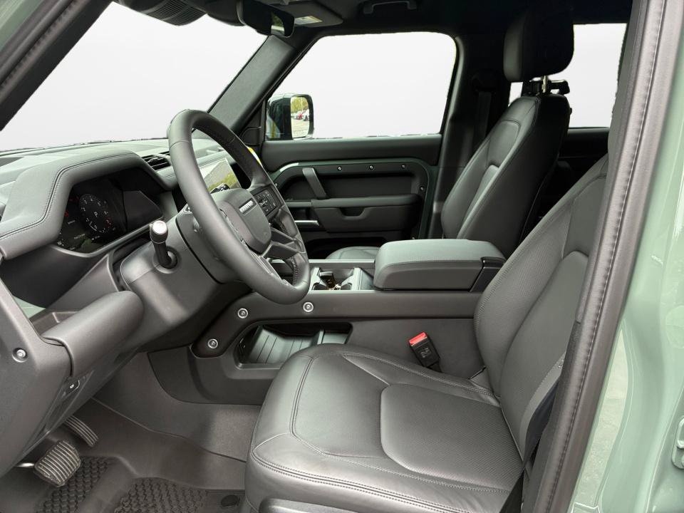 New 2026 Land Rover Defender 110 Trophy Edition AWD/4WD image 9