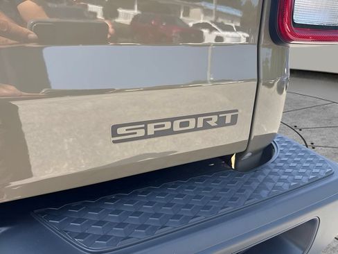 Used 2020 Jeep Gladiator Sport AWD/4WD image 22