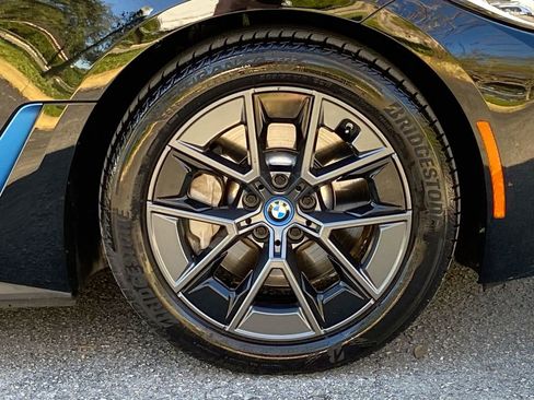 Used 2023 BMW i4 eDrive40 image 9