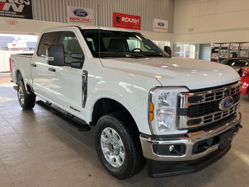 Used 2024 Ford F350 XLT image 3