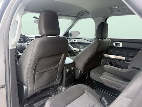 Used 2022 Ford Explorer XLT image 37