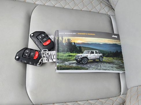Used 2023 Jeep Wrangler Unlimited Sahara AWD/4WD image 12