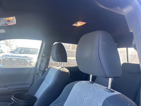 Used 2023 Toyota Tacoma TRD Sport image 21