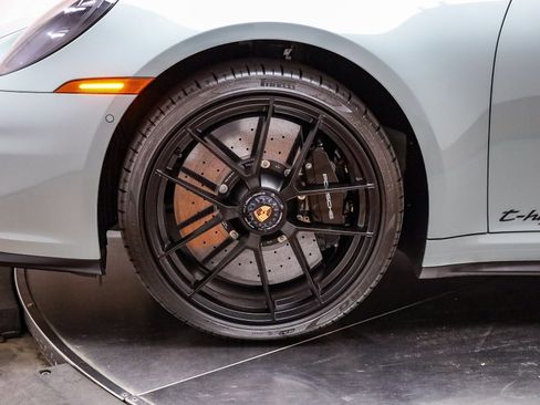 Used 2025 Porsche 911 Carrera 4 GTS image 10