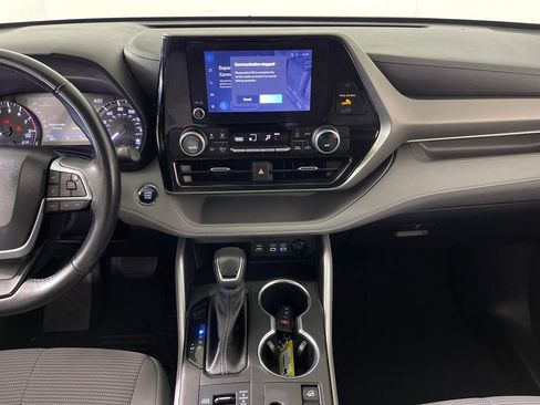 Certified 2023 Toyota Highlander LE image 15