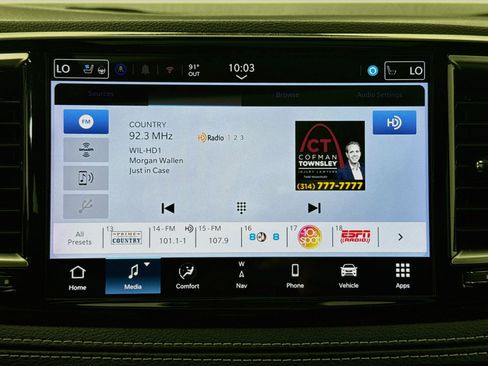 Used 2025 Chrysler Pacifica Limited FWD image 15