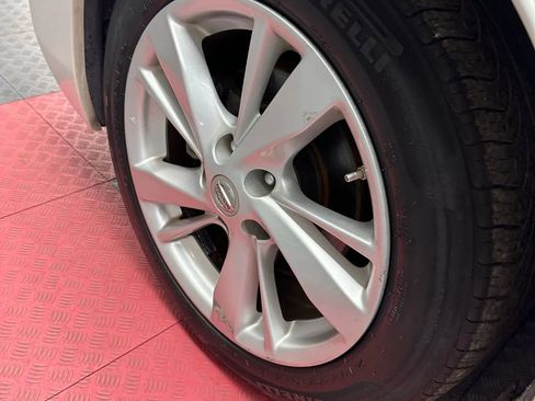 Used 2015 Nissan Altima 2.5 SV w/ Convenience Package FWD image 32