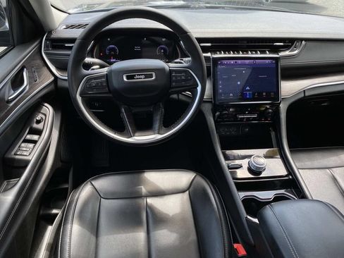 Used 2023 Jeep Grand Cherokee L Limited w/ Black Appearance Package AWD/4WD image 14