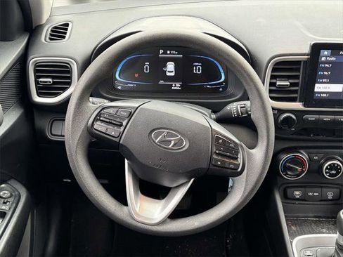 Certified 2023 Hyundai Venue SE image 13