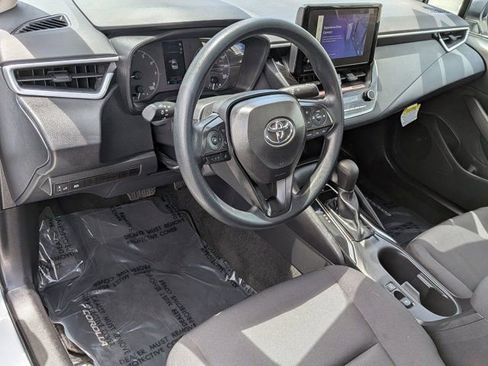 Used 2025 Toyota Corolla LE FWD image 18