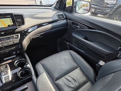 Used 2022 Honda Pilot Black Edition image 17