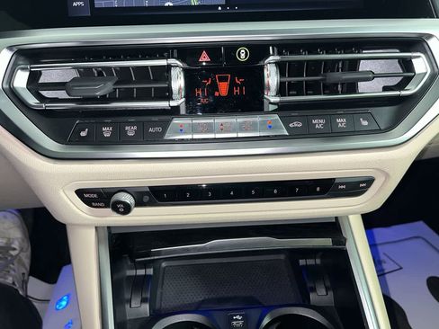 Used 2022 BMW 330i xDrive Sedan w/ Driving Assistance Package image 21