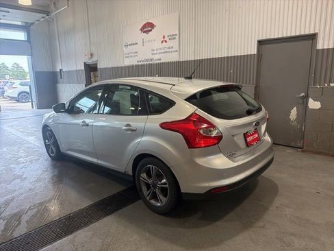 Used 2014 Ford Focus SE w/ SE Sport Package FWD image 6