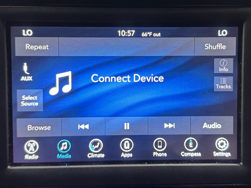 Used 2020 Chrysler Pacifica Touring w/ S Appearance Package FWD image 12