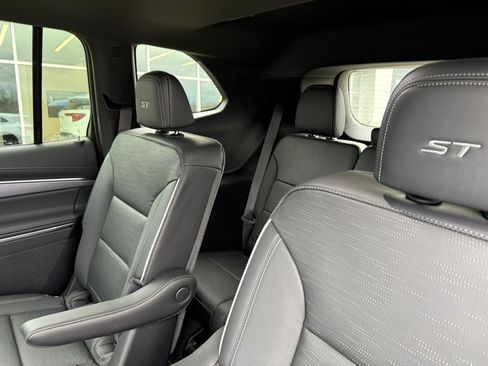 New 2026 Buick Enclave Sport Touring w/ Power Package image 11