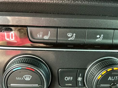 Used 2021 Volkswagen Tiguan SEL Premium R-Line image 31