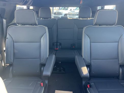 New 2026 Chevrolet Suburban Premier image 18