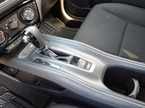 Used 2018 Honda HR-V LX image 12