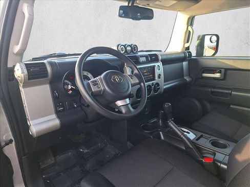Used 2012 Toyota FJ Cruiser image 9