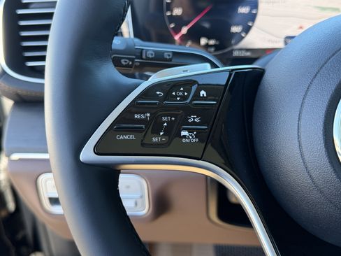 New 2026 Mercedes-Benz GLS 450 4MATIC image 23