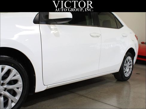 Used 2017 Toyota Corolla LE FWD image 6